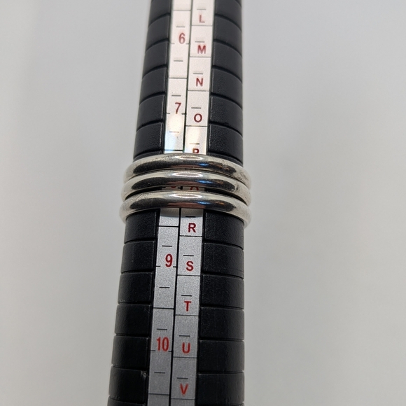 Silver Band Ring - Picture 2 of 3